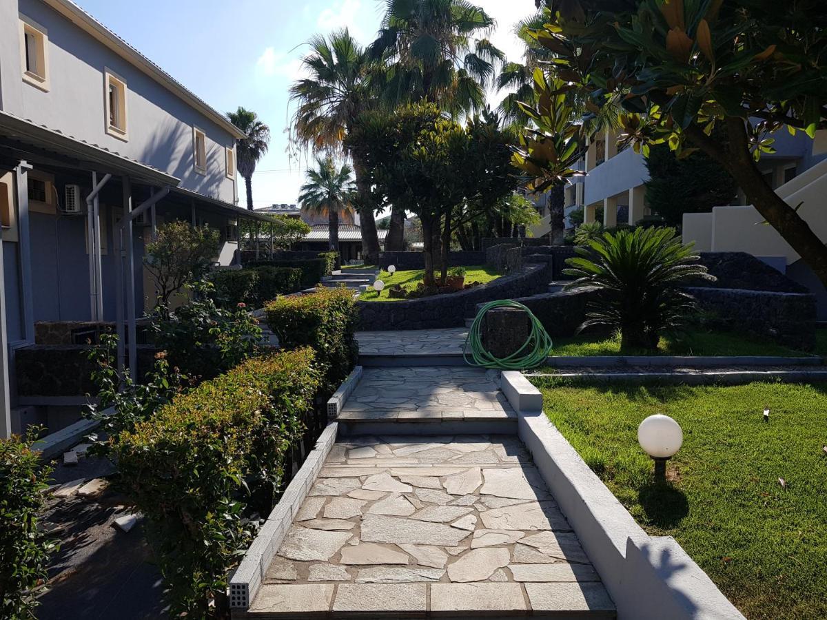 Asteraki Aparthotel Gouvia Exterior photo